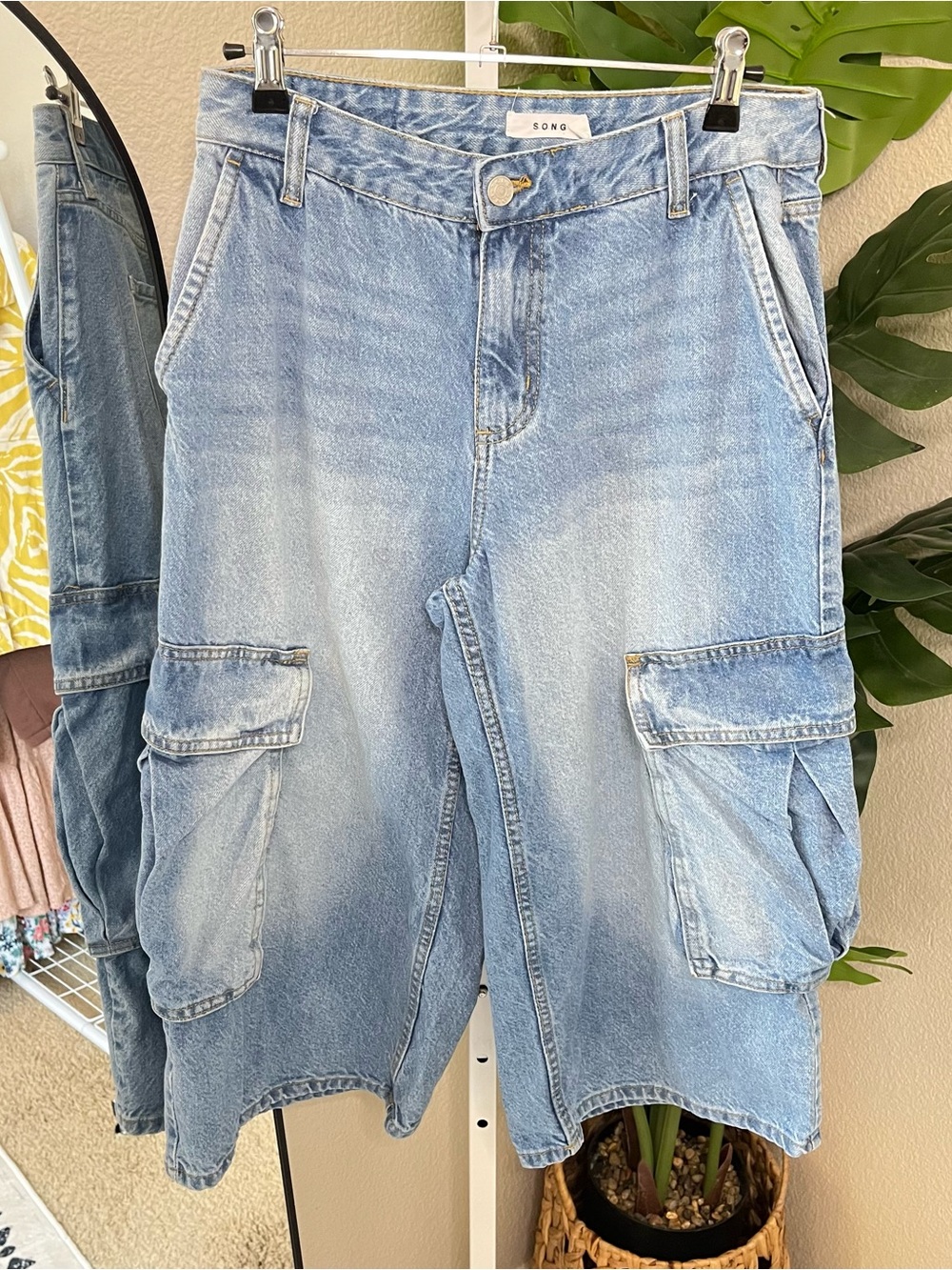 😍 Light Wash Denim Cargo Jorts Sz 1/25 | Utility Cool Girl Fit